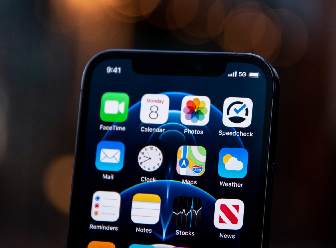 罗城苹果手机维修分享为什么 iPhone 12 在冬季会自动关机 